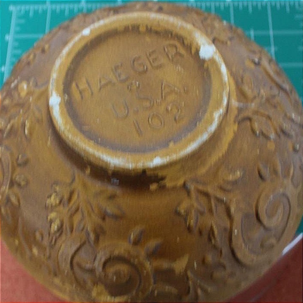Haeger USA Embossed Scroll Footed Ceramic Serving Bowl 10 inch - Picture 14 of 16